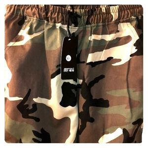 CAMO Pants NWT